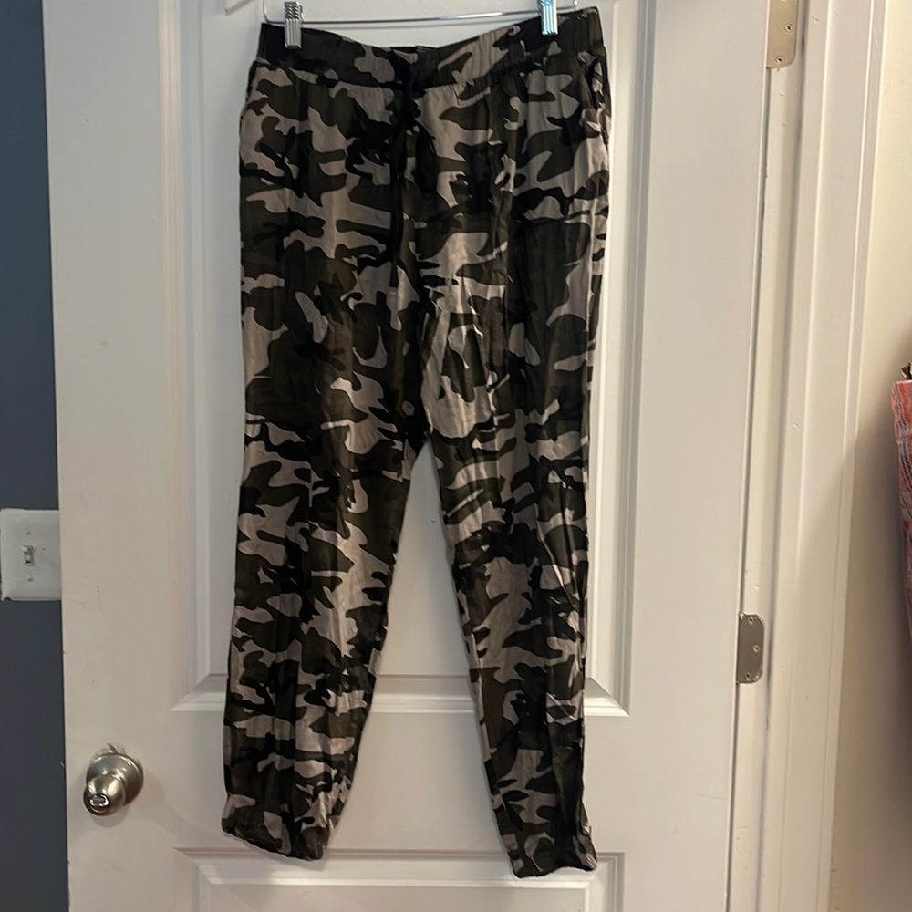 Know one cares Xl drawstring camouflage pants